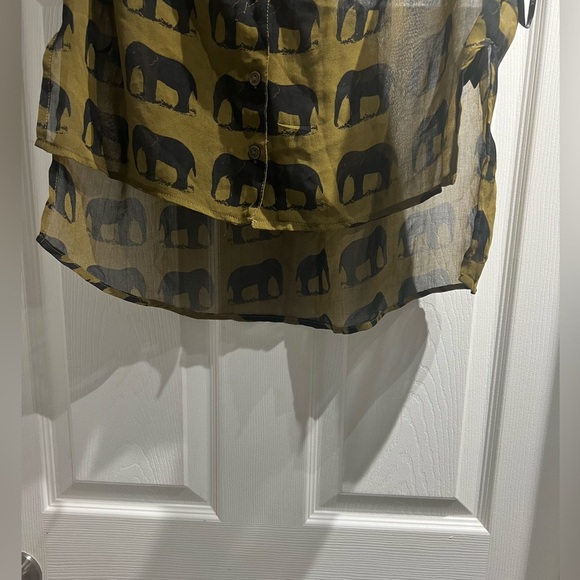 Olive elephant top - Picture 3 of 4